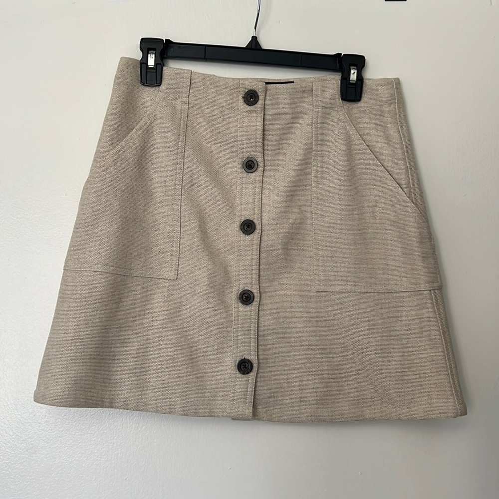 Banana Republic Front-button, Tan, Linen/polyester Short Women’s Skirt - Small